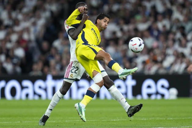 ESP: Real Madrid - Villarreal CF. La Liga EA Sports. Matchday 8. Antonio Rudiger of Real Madrid CF and Ayoze Perez of Villarreal CF during the La Liga EA Sports match between Real Madrid and Villarreal CF played at Santiago Bernabeu Stadium on 10 Oct 2026 in Madrid, Spain. kpng Copyright: xCesarxCebollax xPRESSINPHOTOx PS_2627_RMA_VIL_060