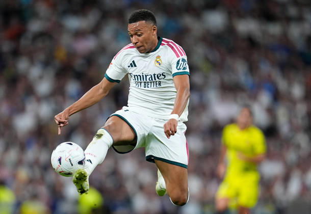October 10, 2026, Madrid, Madrid, Spain: Kylian Mbappe of Real Madrid CF controls the ball during the Spanish League, LaLiga EA Sports, football match between Real Madrid and Villarreal CF at Bernabeu stadium on October 10, 2026, in Madrid, Spain. Real Madrid V Villarreal CF - LaLiga EA Sports - ZUMAa181 20261010_zaa_a181_193 Copyright: xDennisxAgyemanx
