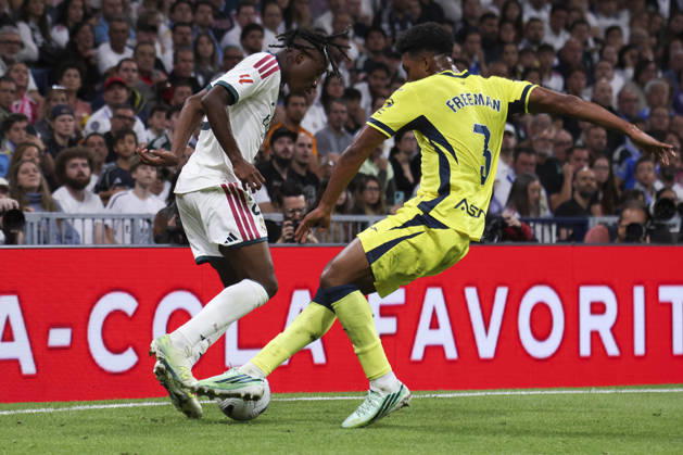 Real Madrid v Villarreal - La Liga EA Sports 2026 27 October 10, 2026, Estadio Santiago Bernabeu, Madrid, Spain: Yan Diomande of Real Madrid fights for the ball against Alex Freeman during La Liga EA Sports match between Real Madrid and Villarreal at Estadio Santiago Bernabeu on October 10, 2026 in Madrid, Spain. Madrid Estadio Santiago Bernabeu Madrid Spain Copyright: xAlejandroxMatiasxAcostax