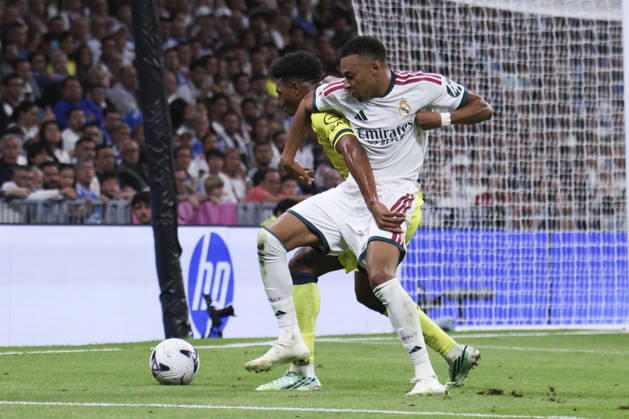Real Madrid v Villarreal - La Liga EA Sports 2026 27 October 10, 2026, Estadio Santiago Bernabeu, Madrid, Spain: Kylian Mbappe of Real Madrid fights for the ball against Alex Freeman during La Liga EA Sports match between Real Madrid and Villarreal at Estadio Santiago Bernabeu on October 10, 2026 in Madrid, Spain. Madrid Estadio Santiago Bernabeu Madrid Spain Copyright: xAlejandroxMatiasxAcostax