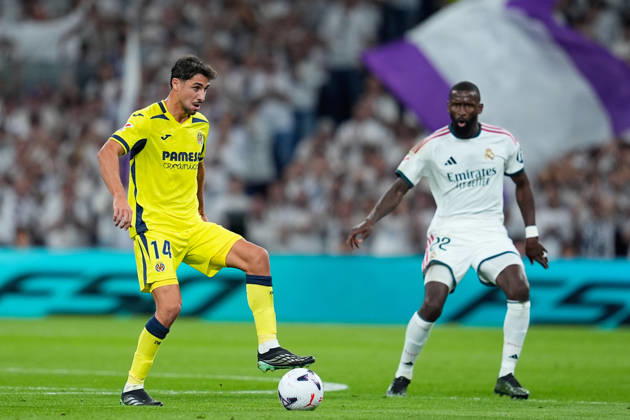 October 10, 2026, Madrid, Madrid, Spain: Santi Comesana of Villarreal CF controls the ball during the Spanish League, LaLiga EA Sports, football match between Real Madrid and Villarreal CF at Bernabeu stadium on October 10, 2026, in Madrid, Spain. Madrid Spain - ZUMAa181 20261010_zaa_a181_200 Copyright: xDennisxAgyemanx