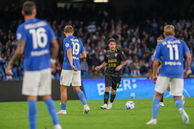 October 10, 2026, Napoli, Campania, ITALIA: Giacomo Calo² of FC Frosinone during the 2026 27 Serie A match between SSC Napoli and FC Frosinone, played on October 10, 2026, at the Stadio Diego Armando Maradona in Naples Napoli ITALIA - ZUMAs236 20261010_aap_s236_062 Copyright: xFabioxSassox