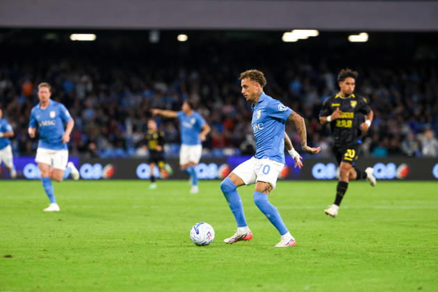 October 10, 2026, Napoli, Campania, ITALIA: Noa Lang of SSC Napoli during the 2026 27 Serie A match between SSC Napoli and FC Frosinone, played on October 10, 2026, at the Stadio Diego Armando Maradona in Naples Napoli ITALIA - ZUMAs236 20261010_aap_s236_066 Copyright: xFabioxSassox