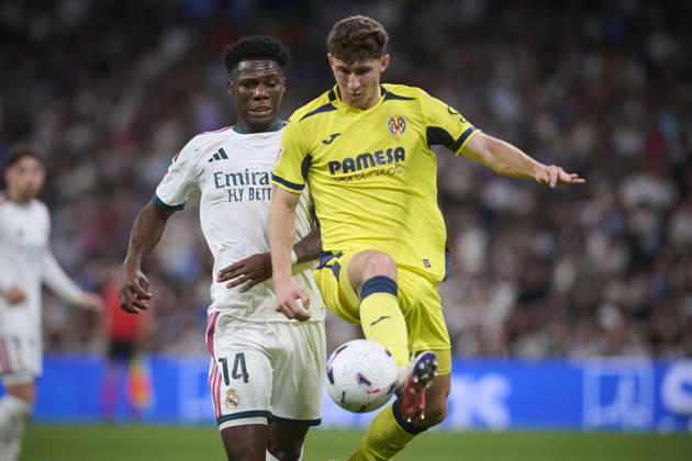 Real Madrid CF™s Aurelien Tchouameni (l) and Villarreal CFs Pau Navarro during La Liga match. October 10 ,2026. (20261010045)