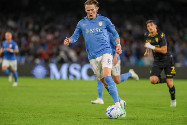 October 10, 2026, Napoli, Campania, ITALIA: Scott McTominay of SSC Napoli during the 2026 27 Serie A match between SSC Napoli and FC Frosinone, played on October 10, 2026, at the Stadio Diego Armando Maradona in Naples Napoli ITALIA - ZUMAs236 20261010_aap_s236_084 Copyright: xFabioxSassox