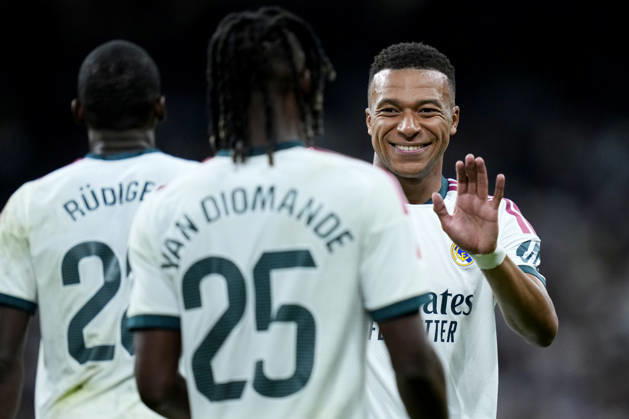 ESP: Real Madrid - Villarreal CF. La Liga EA Sports. Matchday 8. Yan Diomande of Real Madrid CF celebrates after scoring goal with his teammate Kylian Mbappe during the La Liga EA Sports match between Real Madrid and Villarreal CF played at Santiago Bernabeu Stadium on 10 Oct 2026 in Madrid, Spain. kpng Copyright: xCesarxCebollax xPRESSINPHOTOx PS_2627_RMA_VIL_095