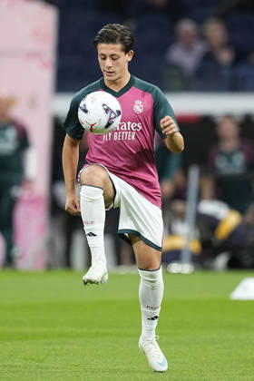 October 10, 2026, Madrid, Madrid, Spain: Arda Guler of Real Madrid CF warms up during the Spanish League, LaLiga EA Sports, football match between Real Madrid and Villarreal CF at Bernabeu stadium on October 10, 2026, in Madrid, Spain. Real Madrid V Villarreal CF - LaLiga EA Sports - ZUMAa181 20261010_zaa_a181_207 Copyright: xOscarxJ.xBarrosox