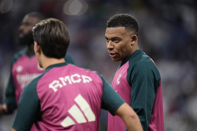 October 10, 2026, Madrid, Madrid, Spain: Kylian Mbappe of Real Madrid CF warms up during the Spanish League, LaLiga EA Sports, football match between Real Madrid and Villarreal CF at Bernabeu stadium on October 10, 2026, in Madrid, Spain. Real Madrid V Villarreal CF - LaLiga EA Sports - ZUMAa181 20261010_zaa_a181_209 Copyright: xOscarxJ.xBarrosox
