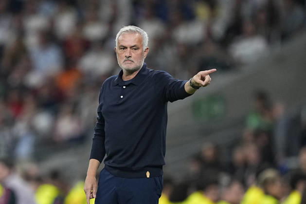 October 10, 2026, Madrid, Madrid, Spain: Jose Mourinho, head coach of Real Madrid CF, calls to Vinicius Junior during the Spanish League, LaLiga EA Sports, football match between Real Madrid and Villarreal CF at Bernabeu stadium on October 10, 2026, in Madrid, Spain. Real Madrid V Villarreal CF - LaLiga EA Sports - ZUMAa181 20261010_zaa_a181_218 Copyright: xOscarxJ.xBarrosox