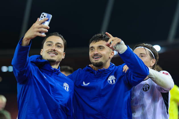 FC Zürich gegen FC Thun Brack Super League 10. Oktober 2026 Kevin Spadanuda (17, FC Zürich, li.) und Bledian Krasniqi (7, FC Zürich) während des Fussballspiels der Brack Super League, FC Zürich gegen FC Thun, 10. Oktober 2026, Stadion Letzigrund, Zürich, Schweiz. Zürich Stadion Letzigrund Zürich Schweiz