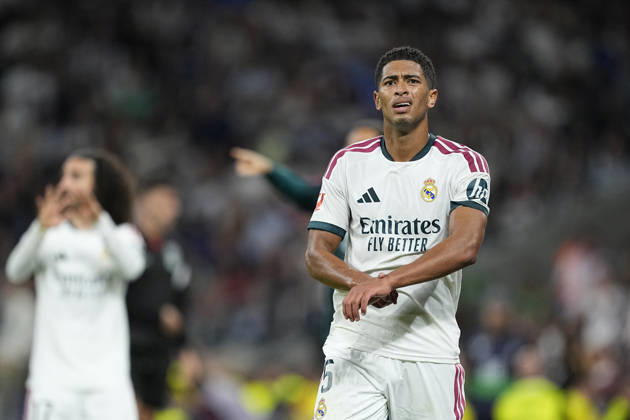 October 10, 2026, Madrid, Madrid, Spain: Jude Bellingham of Real Madrid CF protests during the Spanish League, LaLiga EA Sports, football match between Real Madrid and Villarreal CF at Bernabeu stadium on October 10, 2026, in Madrid, Spain. Real Madrid V Villarreal CF - LaLiga EA Sports - ZUMAa181 20261010_zaa_a181_294 Copyright: xOscarxJ.xBarrosox