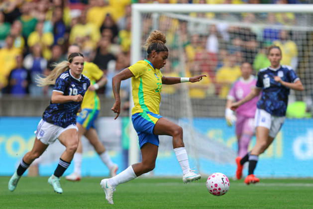 RECORD DATE NOT STATED 10th October 2026; Beira-Rio Stadium, Porto Alegre, Brazil; Friendlies Women Football, Brazil versus Argentina; Luany Rosa of Brazil controls the ball MaxxPeixoto