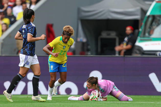 RECORD DATE NOT STATED 10th October 2026; Beira-Rio Stadium, Porto Alegre, Brazil; Friendlies Women Football, Brazil versus Argentina; Luany Rosa of Brazil battles for possession with goalkeeper Lara Esponda of Argentina MaxxPeixoto
