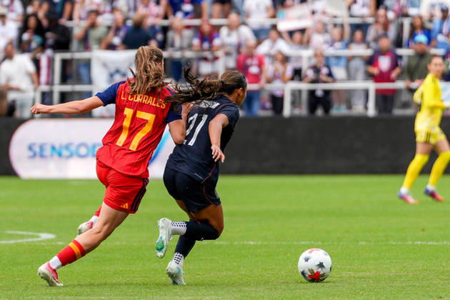 USA v Spain - Women s International Friendly, Länderspiel, Nationalmannschaft WASHINGTON D.C., UNITED STATES - OCTOBER 10: Lucia Corrales (17) of Spain in action against Alyssa Thompson (21) of USA during Women s International Friendly football match between USA and Spain at Audi Field Stadium in Washington D.C., United States on October 10, 2026. Hasan Akbas Anadolu District of Columbia United States. Editorial use only. Please get in touch for any other usage.  Copyright: x2026xAnadoluxHasanxAkbasx