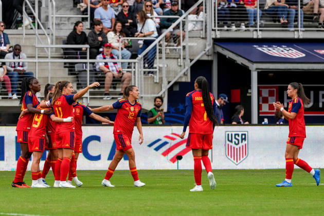 USA v Spain - Women s International Friendly, Länderspiel, Nationalmannschaft WASHINGTON D.C., UNITED STATES - OCTOBER 10: Eva Navarro of Spain celebrates with teammates after scoring a goal during Women s International Friendly football match between USA and Spain at Audi Field Stadium in Washington D.C., United States on October 10, 2026. Hasan Akbas Anadolu District of Columbia United States. Editorial use only. Please get in touch for any other usage.  Copyright: x2026xAnadoluxHasanxAkbasx