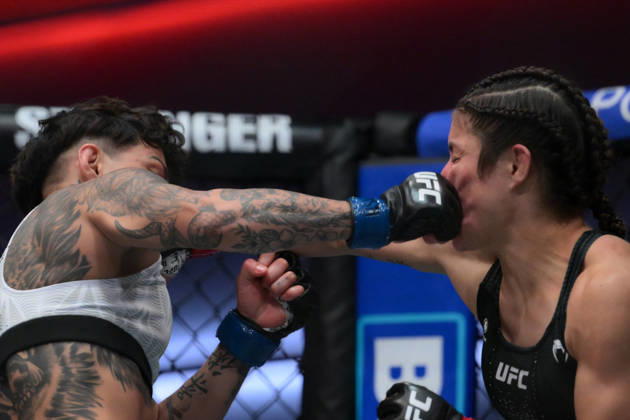 October 10, 2026, Las Vegas, Nevada, USA: LOOPY GODINEZ defeats KETLEN SOUZA by unanimous decision (29-28, 29-28, 29-28) during UFC Fight Night night the Meta APEX in Las Vegas. Las Vegas USA - ZUMAo117 20261010_zsp_o117_008 Copyright: xMikaelxOnax