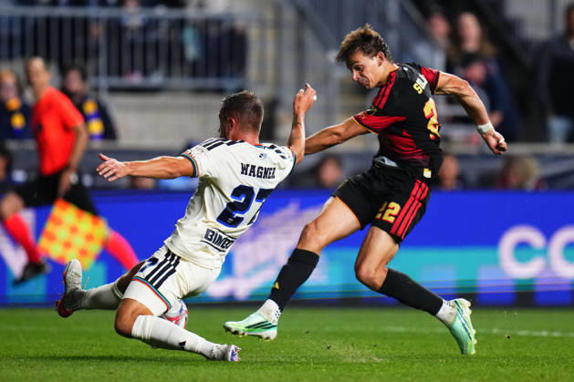 October 10, 2026: Real Salt Lake Forward Sergi Solans (22) shoots the ball while Philadelphia Union Defender Kai Wagner (27) defends during the second half of an MLS, Fussball Herren, USA match at Subaru Park in Chester, Pennsylvania. CSM Chester United States of America - ZUMAc04_ 20261010_zma_c04_282 Copyright: xKylexRoddenx