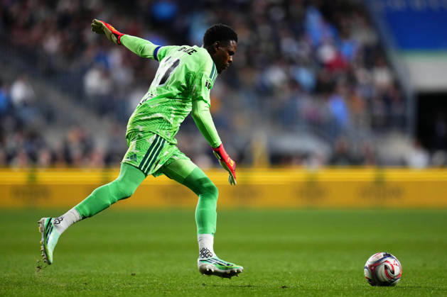October 10, 2026: Philadelphia Union Goalie Andre Blake (18) kicks the ball during the second half of an MLS, Fussball Herren, USA match against Real Salt Lake at Subaru Park in Chester, Pennsylvania. CSM Chester United States of America - ZUMAc04_ 20261010_zma_c04_292 Copyright: xKylexRoddenx