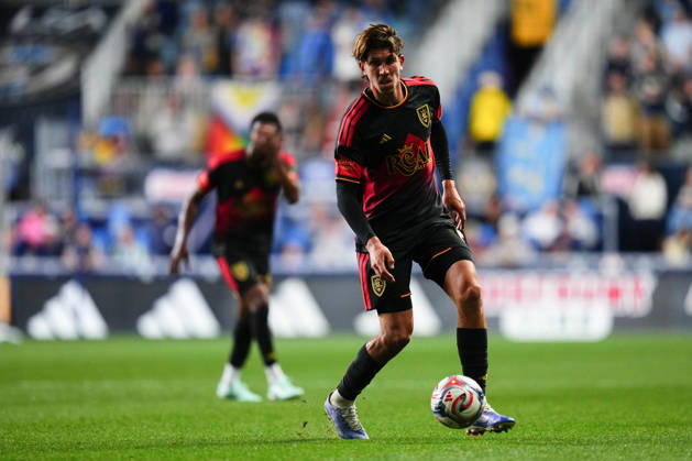 October 10, 2026: Real Salt Lake Midfielder Stijn Spierings (6) controls the ball during the second half of an MLS, Fussball Herren, USA match against the Philadelphia Union at Subaru Park in Chester, Pennsylvania. CSM MLS 2026: Union Vs Salt Lake OCT 10 - ZUMAc04_ 20261010_zma_c04_319 Copyright: xKylexRoddenx