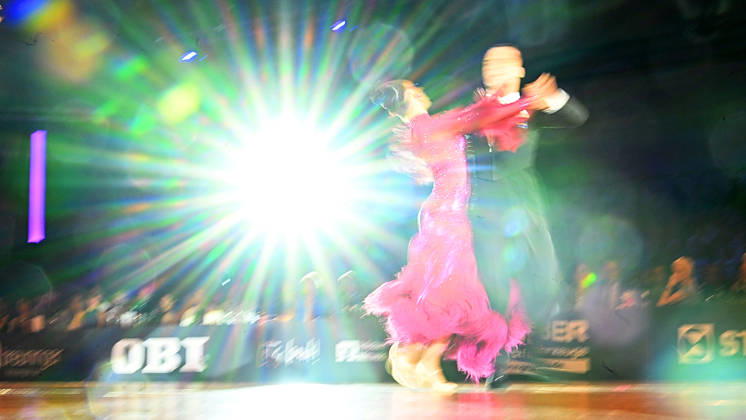 Tanz-Weltmeisterschaft Standard 2026 Leipzig - WDSF World Championships (10.10.2026) Tänzerinnen und Tänzer bei der Tanz-WM in Leipzig (10.10.2026) Leipzig Sachsen Deutschland Leipziger Messegelände - Neue Messe Leipzig