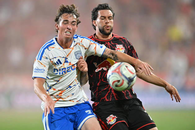 October 10, 2026, Harrison, New Jersey, USA: San Diego FC defender OSCAR VERHOEVEN (33) and New York Red Bulls forward CADE COWELL (7) in action at Sports Illustrated Stadium New York defeats San Diego 4 to 1. Harrison USA - ZUMAa301 20261010_aaf_a301_014 Copyright: xBrooksxVonxArxx