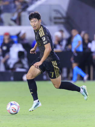 October 10, 2026, Los Angeles, California, USA: Son Heung-Min 7 of the Los Angeles Football Club during their regular season MLS, Fussball Herren, USA game against the Vancouver Whitecaps on Saturday October 10, 2026 at the BMO Stadium in Los Angeles, California. ARIANA RUIZ PI Los Angeles USA - ZUMAp124 20261010_zaa_p124_003 Copyright: xArianaxRuizx