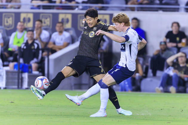 October 10, 2026, Los Angeles, California, USA: Son Heung-Min 7 of the Los Angeles Football Club reaches for the ball as Oliver Larraz 8 of the Vancouver Whitecaps defends during their regular season MLS, Fussball Herren, USA game on Saturday October 10, 2026 at the BMO Stadium in Los Angeles, California. ARIANA RUIZ PI Los Angeles USA - ZUMAp124 20261010_zaa_p124_006 Copyright: xArianaxRuizx