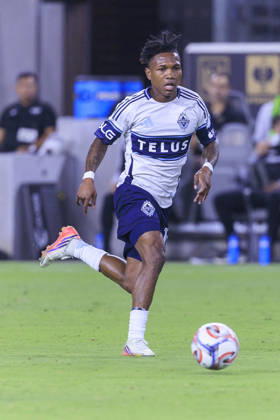 October 10, 2026, Los Angeles, California, USA: Edier Ocampo 18 of the Vancouver Whitecaps during their regular season MLS, Fussball Herren, USA game against the Los Angeles Football Club on Saturday October 10, 2026 at the BMO Stadium in Los Angeles, California. ARIANA RUIZ PI Los Angeles USA - ZUMAp124 20261010_zaa_p124_009 Copyright: xArianaxRuizx