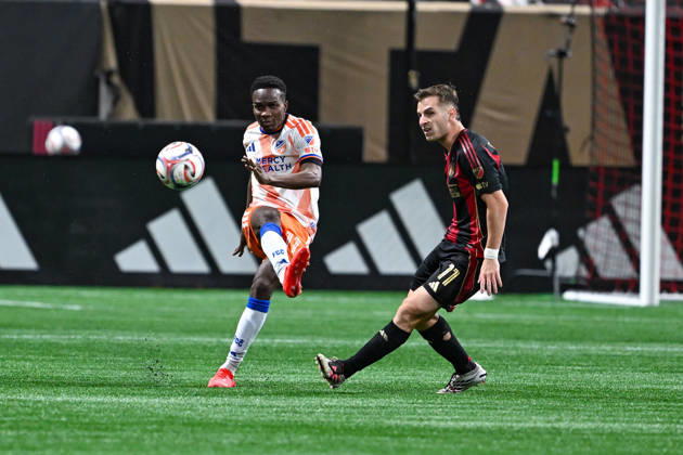 ATLANTA, GA - OCTOBER 10: Samuel Gidi 11 of the FC Cincinnati passes during the MLS, Fussball Herren, USA match between FC Cincinnati and Atlanta United FC on October 10th, 2026 at Mercedes-Benz Stadium in Atlanta, GA. (Photo by Rich von Biberstein Icon Sportswire) SOCCER: OCT 10 MLS Atlanta United vs FC Cincinnati EDITORIAL USE ONLY Icon261010006