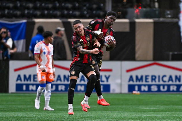 ATLANTA, GA - OCTOBER 10: Miguel Almiron 10 of Atlanta and teammate Breel Embolo 36 of Atlanta react during the MLS, Fussball Herren, USA match between FC Cincinnati and Atlanta United FC on October 10th, 2026 at Mercedes-Benz Stadium in Atlanta, GA. (Photo by Rich von Biberstein Icon Sportswire) SOCCER: OCT 10 MLS Atlanta United vs FC Cincinnati EDITORIAL USE ONLY Icon261010023