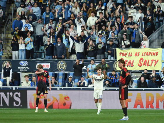Philadelphia Union Vs Real Salt Lake - October 10, 2026 Milan Iloski 10 of the Philadelphia Union gestures to the crowd during a VAR check during the Major League Soccer 2026 match between Philadelphia Union and Real Salt Lake at Subaru Park in Chester, Pennsylvania, on October 10, 2026. Philadelphia United States  Copyright: xJackxMegawx originalFilename:megaw-philadel261010_np6xb.jpg