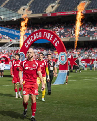 Chicago Fire FC V New York City FC - MLS, Fussball Herren, USA - October 10, 2026 Chicago Fire FC s Andrew Gutman ( 15) enters the stadium before the match between Chicago Fire FC and New York City FC at Soldier Field Stadium in Chicago, United States, on October 10, 2026. Chicago IL United States  Copyright: xRichardxNicholsx originalFilename:nichols-chicagof261010_np8mQ.jpg