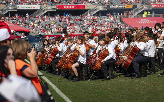 Chicago Fire FC V New York City FC - MLS, Fussball Herren, USA - October 10, 2026 A Chicagoland children s orchestra performs the National Anthem prior to the match between Chicago Fire FC and New York City FC at Soldier Field Stadium in Chicago, United States, on October 10, 2026. Chicago IL United States  Copyright: xRichardxNicholsx originalFilename:nichols-chicagof261010_npg7N.jpg