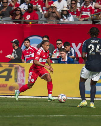 Chicago Fire FC V New York City FC - MLS, Fussball Herren, USA - October 10, 2026 Leonardo Barroso ( 2) of Chicago Fire FC is in action during the match between Chicago Fire FC and New York City FC at Soldier Field Stadium in Chicago, United States, on October 10, 2026. Chicago IL United States  Copyright: xRichardxNicholsx originalFilename:nichols-chicagof261010_npRhg.jpg