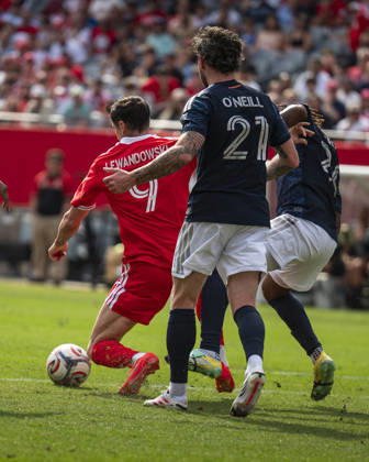 Chicago Fire FC V New York City FC - MLS, Fussball Herren, USA - October 10, 2026 Robert Lewandowski ( 9) of Chicago Fire FC is in action during the match between Chicago Fire FC and New York City FC at Soldier Field Stadium in Chicago, United States, on October 10, 2026. Chicago IL United States  Copyright: xRichardxNicholsx originalFilename:nichols-chicagof261010_npvgG.jpg
