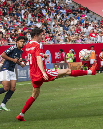 Chicago Fire FC V New York City FC - MLS, Fussball Herren, USA - October 10, 2026 Robert Lewandowski ( 9) of Chicago Fire FC is in action during the match between Chicago Fire FC and New York City FC at Soldier Field Stadium in Chicago, United States, on October 10, 2026. Chicago IL United States  Copyright: xRichardxNicholsx originalFilename:nichols-chicagof261010_npdm6.jpg