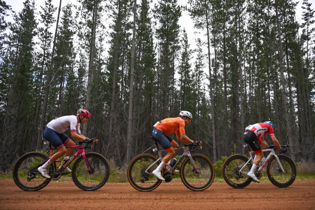 2026 UCI Gravel World Championships Picture by Zac Williams SWpix.com - 11 10 2026 - Cycling - 2026 UCI Gravel World Championships - Nannup, Western Australia, Australia - Men™s Elite - Lukas Pöstlberger (Austria), Peter Schulting (Netherlands), Jenson Young (Great Britain) Copyright: x xSWpix.comx(t axPhotographyxHubxLtd)xZacxWilliams SWpix.comx SWP-3030-24582