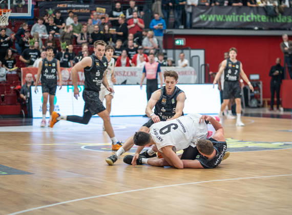 Artland Dragons - Tigers Tübingen. Quakenbrück, Niedersachsen, Deutschland, 10.10.2026. Basketball, BARMER 2. Basketball Bundesliga ProA, 4. Spieltag, Saison 2026 2027, in der Artland Arena. Die Tigers Tübingen gewinnen mit 92:86 gegen die Artland Dragons. For editorial use only. Artland Dragons - Tigers Tübingen, Basketball ProA Quakenbrück Copyright: xEibner-Pressefotox EP_EER