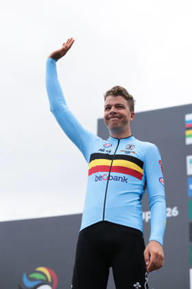 2026 UCI Gravel World Championships Picture by James Raison SWpix.com - 11 10 2026 - Cycling - 2026 UCI Gravel World Championships - Nannup, Western Australia, Australia - Men™s Elite Podium - Florian Vermeersch (Belgium) receiving the Silver Medal Copyright: x xSWpix.comx(t axPhotographyxHubxLtd)xJamesxRaison SWpix.comx SWP-3030-24602