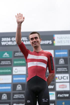2026 UCI Gravel World Championships Picture by James Raison SWpix.com - 11 10 2026 - Cycling - 2026 UCI Gravel World Championships - Nannup, Western Australia, Australia - Men™s Elite Podium - Magnus Bak Klaris (Denmark) wins the Gold Medal to become World Champion Copyright: x xSWpix.comx(t axPhotographyxHubxLtd)xJamesxRaison SWpix.comx SWP-3030-24603