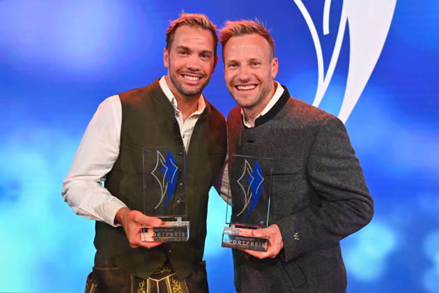 v.li:Tobias Wendl und Tobias Arlt (Rodeln,Doppelsitzer), Bayerischer Sportpreis 2026 in der BMW Welt, Roter Teppich,Red Carpet am 10.10.2026
