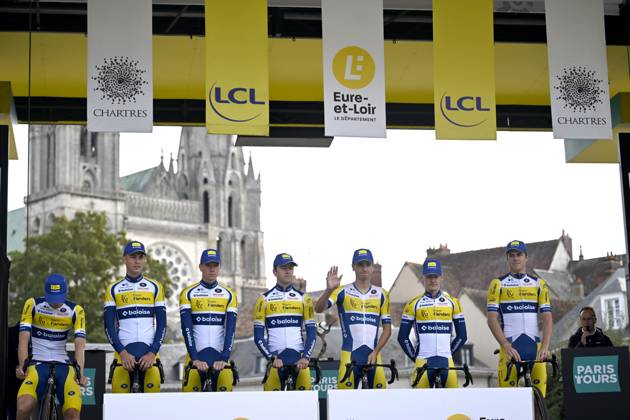 Paris Tours 2026 Cycling Race TOURS, FRANCE - OCTOBER 11 : last race for team Flanders - Baloise during the 120th edition of Paris Tours an UCI ProSeries 1.Pro one day cycling road race for Men Elite of 216.2 km with start in Chartres and finish in Tours on October 11, 2026 in Tours, France, 11 10 2026 ( Motordriver Guy De Vuyst - Tours France  Copyright: xNicoxVereeckenx