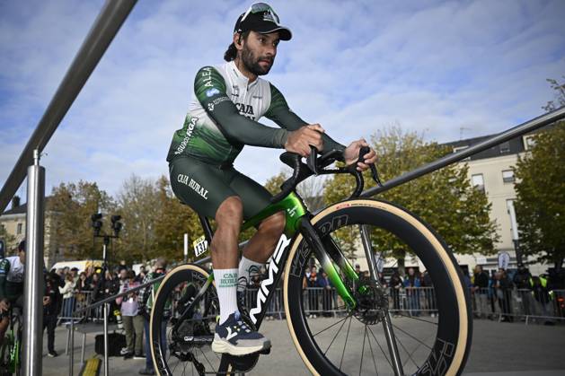Paris Tours 2026 Cycling Race TOURS, FRANCE - OCTOBER 11 : Gaviria Fernando (COL) of Caja Rural - Seguros RGA during the 120th edition of Paris Tours an UCI ProSeries 1.Pro one day cycling road race for Men Elite of 216.2 km with start in Chartres and finish in Tours on October 11, 2026 in Tours, France, 11 10 2026 ( Motordriver Guy De Vuyst - Tours France  Copyright: xNicoxVereeckenx