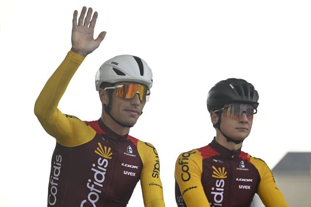 Paris Tours 2026 Cycling Race TOURS, FRANCE - OCTOBER 11 : Biermans Jenthe (BEL) of Cofidis, Brookes Joseph (GBR) of Cofidis during the 120th edition of Paris Tours an UCI ProSeries 1.Pro one day cycling road race for Men Elite of 216.2 km with start in Chartres and finish in Tours on October 11, 2026 in Tours, France, 11 10 2026 ( Motordriver Guy De Vuyst - Tours France  Copyright: xNicoxVereeckenx