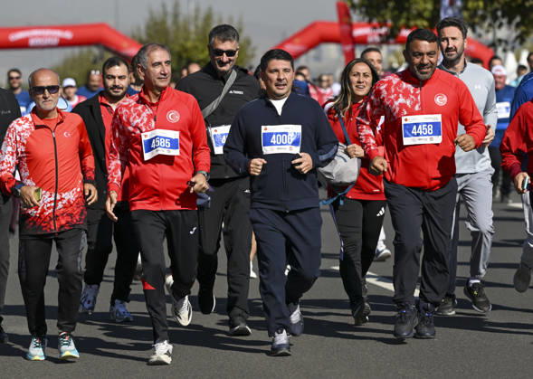 Presidential Run in Ankara ANKARA, TURKIYE - OCTOBER 11: Chief of Cabinet to the Turkish President, Hasan Dogan (3rd L) participates in the Presidential Run, organized by the Turkish Athletics Federation, in Ankara, Turkiye, on October 11, 2026. Utku Ucrak Anadolu Ankara Turkey. Editorial use only. Please get in touch for any other usage. Copyright: x2026xAnadoluxUtkuxUcrakx