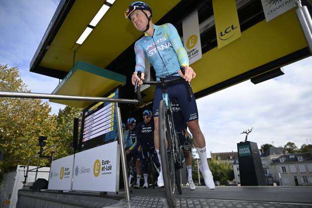 Paris Tours 2026 Cycling Race TOURS, FRANCE - OCTOBER 11 : Teunissen Mike (NED) of XDS Astana Team during the 120th edition of Paris Tours an UCI ProSeries 1.Pro one day cycling road race for Men Elite of 216.2 km with start in Chartres and finish in Tours on October 11, 2026 in Tours, France, 11 10 2026 ( Motordriver Guy De Vuyst - Tours France  Copyright: xNicoxVereeckenx