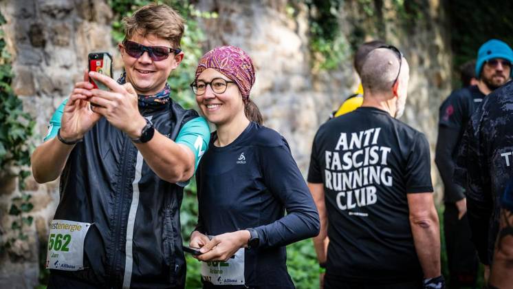 Marathon am Baldeneysee in Essen ** NUR FÜR REDAKTIONELLE ZWECKE ** EDITORIAL USE ONLY **<p>Rund 1800 Läufer begeben sich am Sonntagmorgen, 11.10.2026, im Rahmenprogramm des Mararthons am Baldeneysee auf eine gut 18 Kilometer lange Seerunde. Deutschland NRW Essen Copyright: MartinxMöller