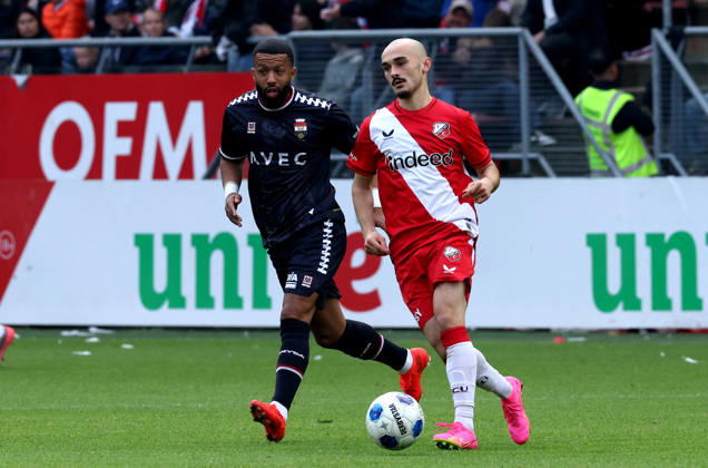 UTRECHT - FC Utrecht forward Marius Broholm with Willem II midfielder Tonny Vilhena during the Vriendenloterij Eredivisie match between FC Utrecht and Willem II at Stadion Galgenwaard on 11 October 2026 in Utrecht, Nederland. PETER LOUS EYE4IMAGES DeFodi Images -