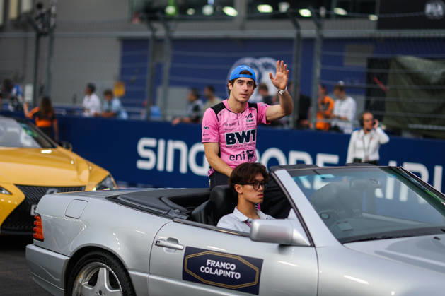 F1 - SINGAPORE GRAND PRIX 2026 drivers parade COLAPINTO Franco (arg), Alpine F1 Team A526, portrait during the 2026 Formula 1 Singapore Grand Prix, 17th round of the 2026 Formula One World Championship, WM, Weltmeisterschaft from October 9 to 11, 2026 on the Marina Bay Street Circuit, in Singapore, Singapore - SingaporeSingapore Copyright: xANTONINxVINCENTx