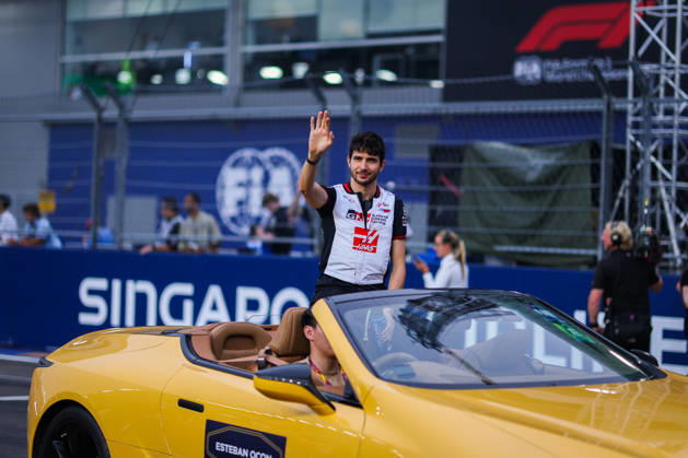 F1 - SINGAPORE GRAND PRIX 2026 drivers parade OCON Esteban (fra), TGR Haas F1 Team VF-26, portrait during the 2026 Formula 1 Singapore Grand Prix, 17th round of the 2026 Formula One World Championship, WM, Weltmeisterschaft from October 9 to 11, 2026 on the Marina Bay Street Circuit, in Singapore, Singapore - SingaporeSingapore  Copyright: xANTONINxVINCENTx